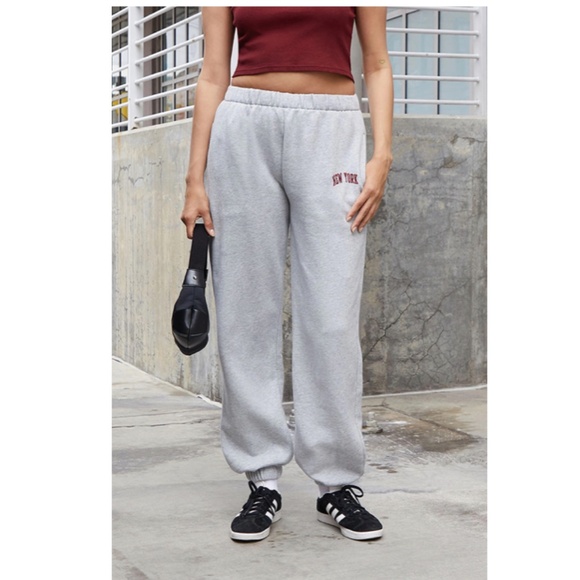 BRANDY MELVILLE John Galt Light Gray New York Rosa Sweatpants - Picture 1 of 13
